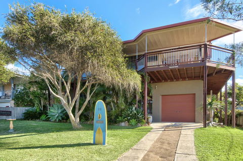 THE BOARDROOM ON BANKSIA - 11 Banksia Ave Bonny Hills - New Castle Holiday 1