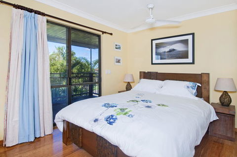 THE BOARDROOM ON BANKSIA - 11 Banksia Ave Bonny Hills - New Castle Holiday 3