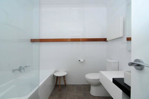 The Break Beachside - New Castle Holiday 1