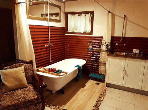 The Cabin - New Castle Holiday 2