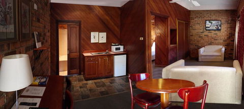 The Carrington Inn - Bungendore - New Castle Holiday 1