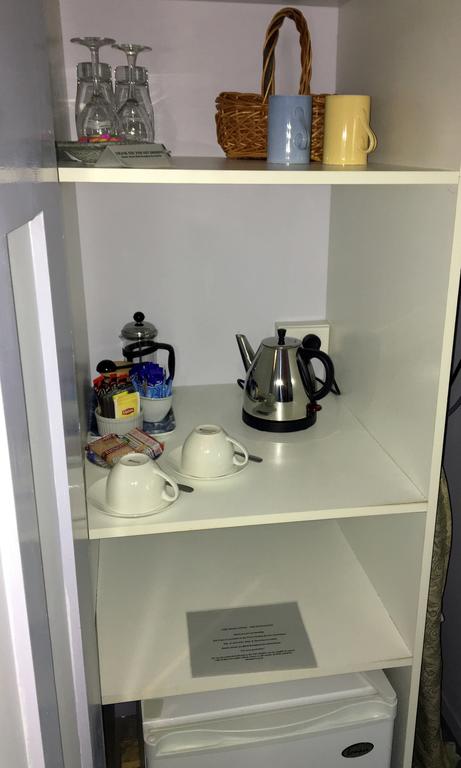 The Chalet Guesthouse And Studio - New Castle Holiday 3