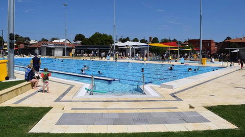 The Colliefields - New Castle Holiday 3