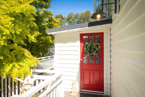 The Cottage - New Castle Holiday 1