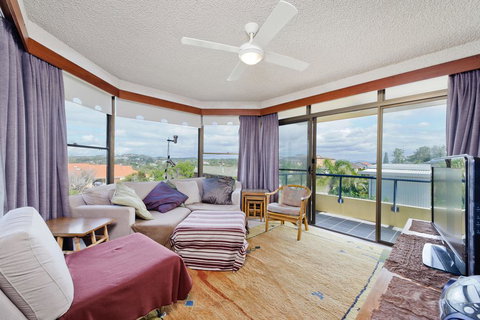 The Crest 6 33 Pacific Drive - New Castle Holiday 3