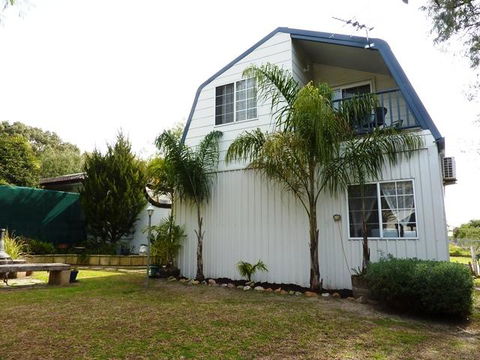 The Doo Drop Inn - New Castle Holiday 2