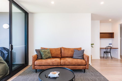 The Edge - Luxurious Waterfront Apartment - New Castle Holiday 1