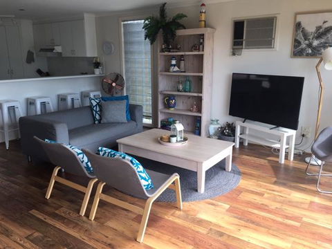 The Esplanade Holiday Home - New Castle Holiday 1