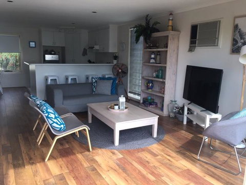 The Esplanade Holiday Home - New Castle Holiday 3