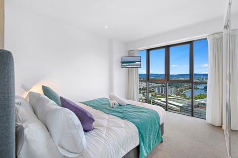 The Eureka Gold Coast Residence On Broadbeach - New Castle Holiday 1