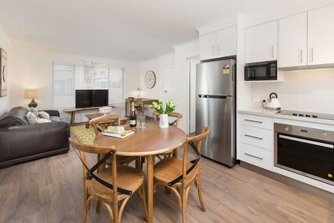 The Executive - Central & Sophisticated - New Castle Holiday 3