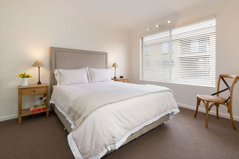 The Executive - Central & Sophisticated - New Castle Holiday 1