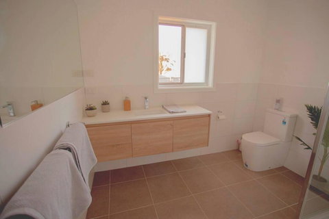 The Farmhouse. - New Castle Holiday 2