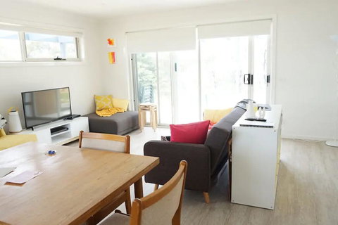 The Friendly Pelican - New Castle Holiday 1