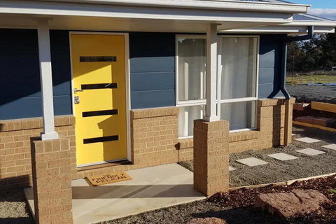 The Friendly Pelican - New Castle Holiday 0