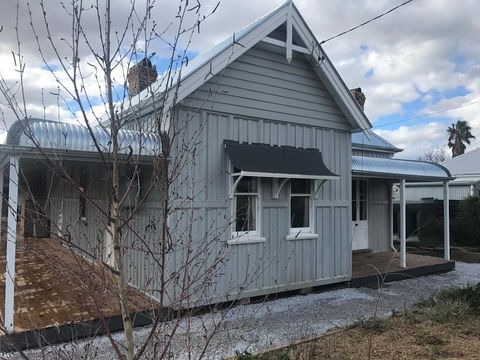 THE GABLES MUDGEE - New Castle Holiday 2