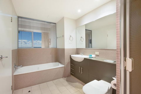 The Grand Apartments - New Castle Holiday 3