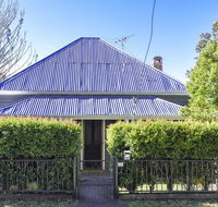 The Grey House - New Castle Holiday