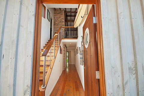 The Hawk At Wategos Beach - New Castle Holiday 3