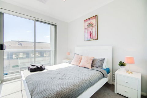 The Heart Of Northbridge With Complimentary Parking, Wifi & Netflix - New Castle Holiday 0