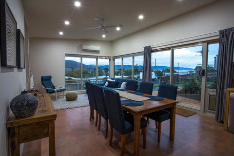 The Hill House - New Castle Holiday 3