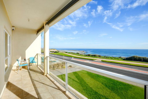 The Leafy Dragon - New Castle Holiday 1