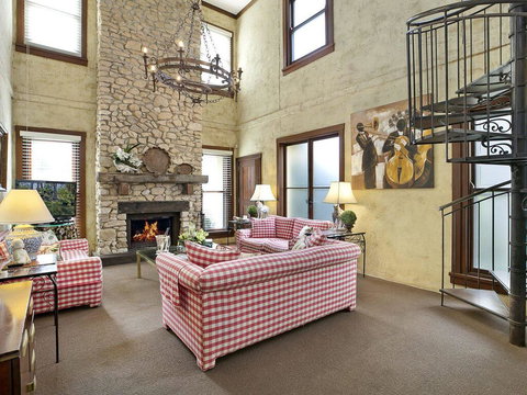 The Lodge @ Linden Hall - New Castle Holiday 3