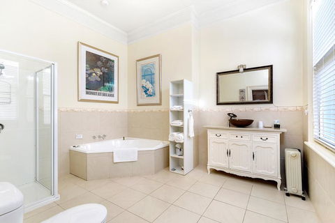 The Madsen Boutique Hotel - New Castle Holiday 3