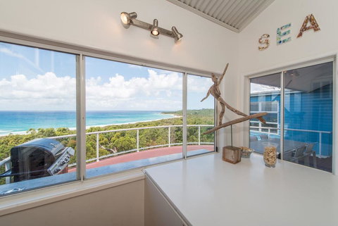 The Mariner - New Castle Holiday 1