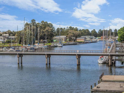 The Moorings - New Castle Holiday 2