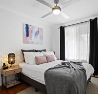 The Neo stylish central apartment with aircon courtyard and Netflix - New Castle Holiday