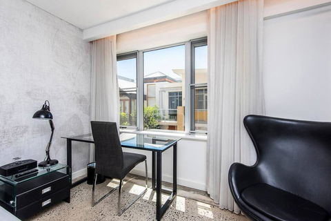 The Nest - Elegant Private Room Near The City + Roof Terrace - New Castle Holiday 1