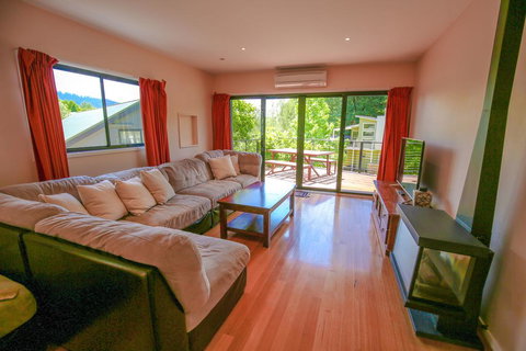 The Nisse House - New Castle Holiday 3