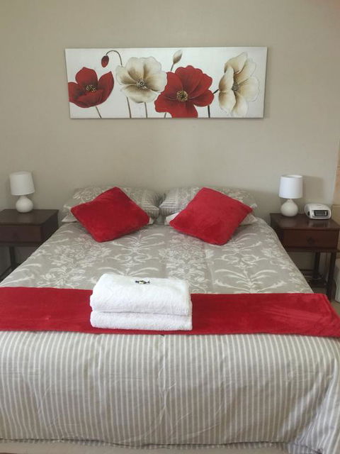 The Nosh & Nod - Avon Terrace - New Castle Holiday 3