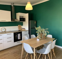 The Old Bakery Guesthouse Harden - New Castle Holiday