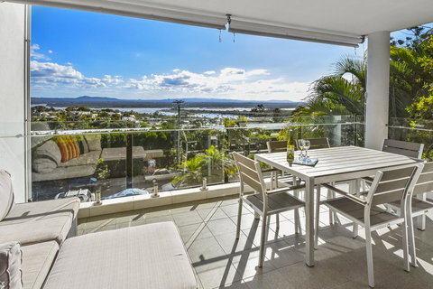 The Outlook - New Castle Holiday 0