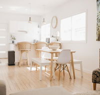 The Palms - stylish modern and cute as a button - New Castle Holiday