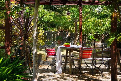 The Raglan - New Castle Holiday 0