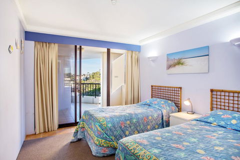 THE ROCKS RESORT, UNIT 9J - New Castle Holiday 3