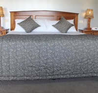 The Saltbush Motor Inn - New Castle Holiday