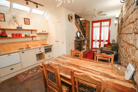 The Stable On Olive - New Castle Holiday 1