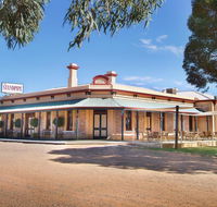 The Standpipe Golf Motor Inn - New Castle Holiday