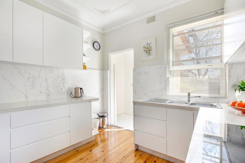 The Summit House - New Castle Holiday 1