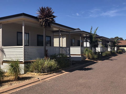 The Sundowner Cabin & Tourist Park - New Castle Holiday 0