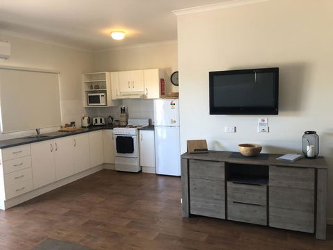 The Sundowner Cabin & Tourist Park - New Castle Holiday 3