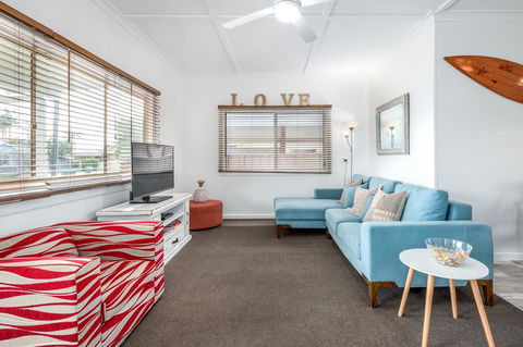 The Surf Shack - New Castle Holiday 3