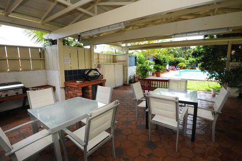 The Tahitian Holiday Apartments - New Castle Holiday 2