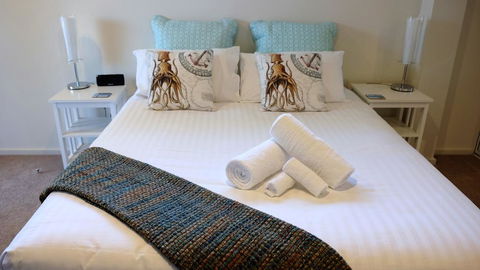 THE TIN SHED Couples Accommodation At Bay Of Fires - New Castle Holiday 0
