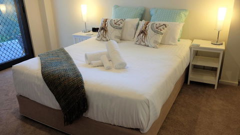 THE TIN SHED Couples Accommodation At Bay Of Fires - New Castle Holiday 2