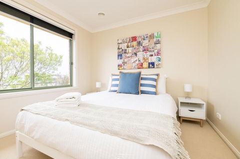 The Tinnock Entertainer Large & Comfy + Wifi - New Castle Holiday 2